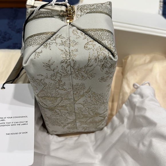 Christian Dior Diortravel Beauty Pouch - Picture 6 of 14